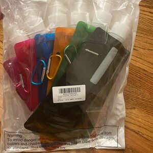 6pcs Collapsible Reusable Water Bottle with Carabiner Clips . NEW! Ass’t. Colors